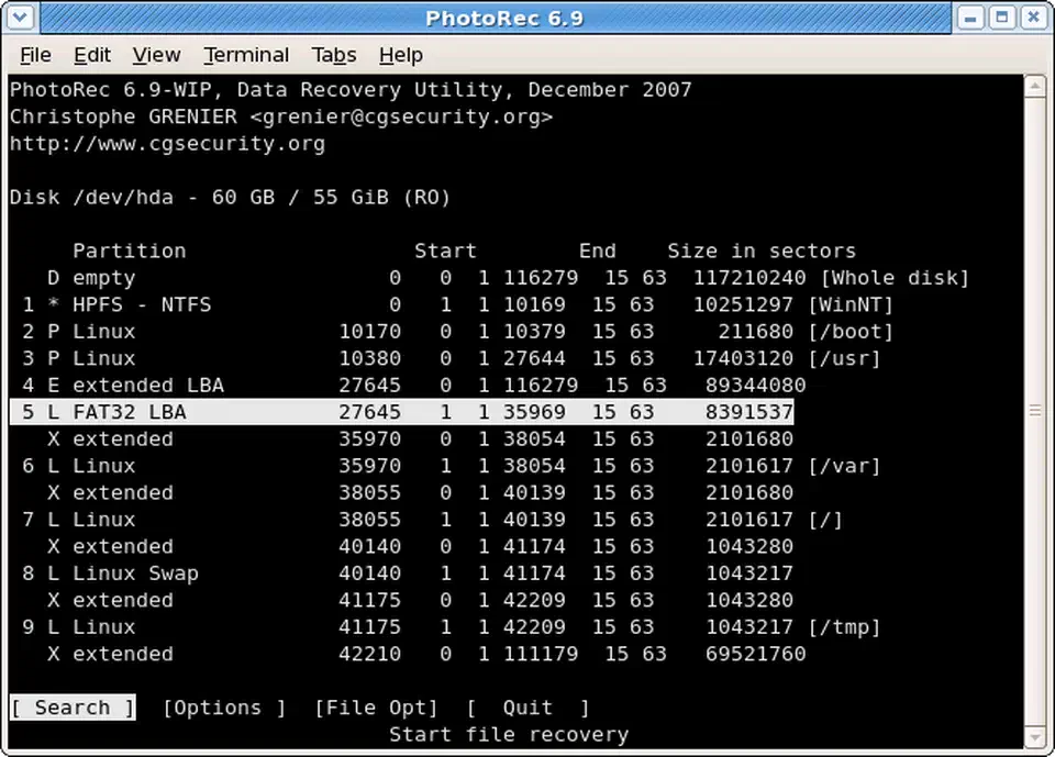 PhotoRec partition selection interface showing disk and partition options