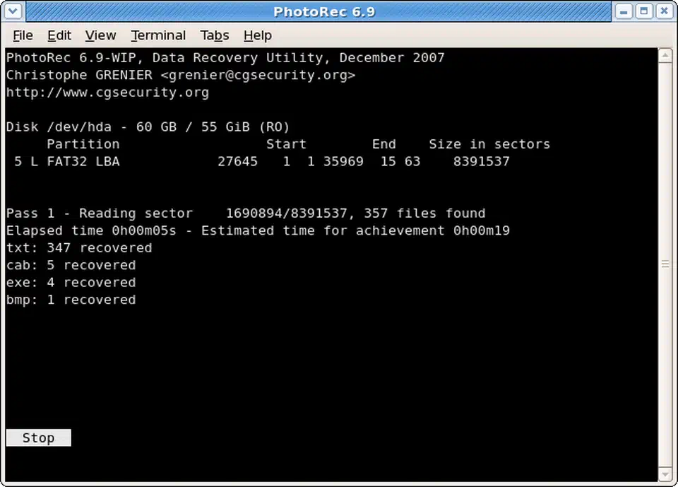 PhotoRec recovery in progress showing file count and elapsed time
