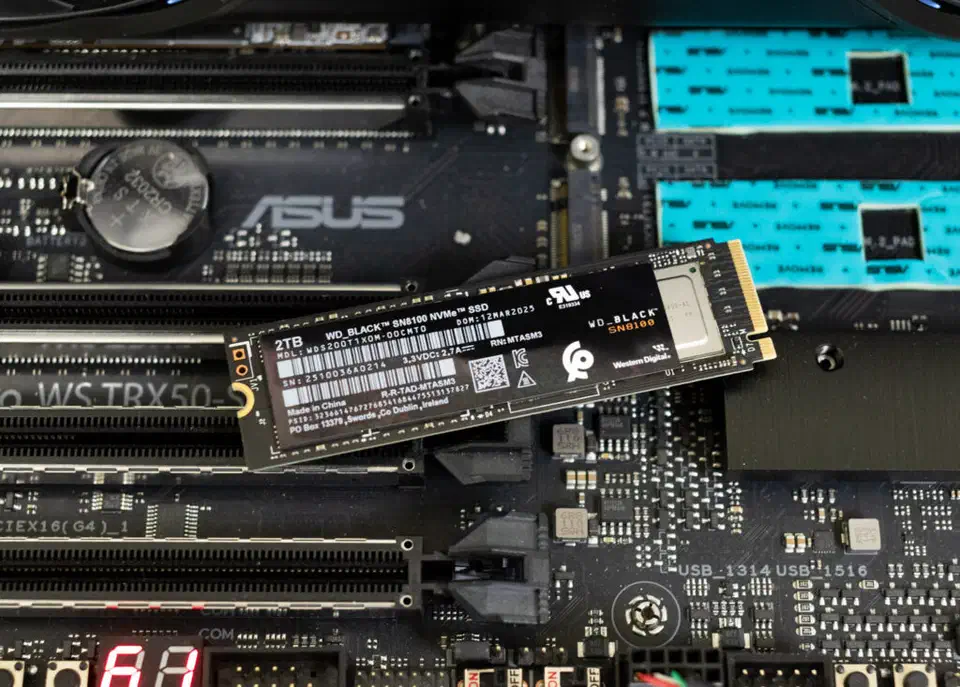 Close-up of an NVMe SSD showing the SM2508 controller chip and TLC NAND flash packages