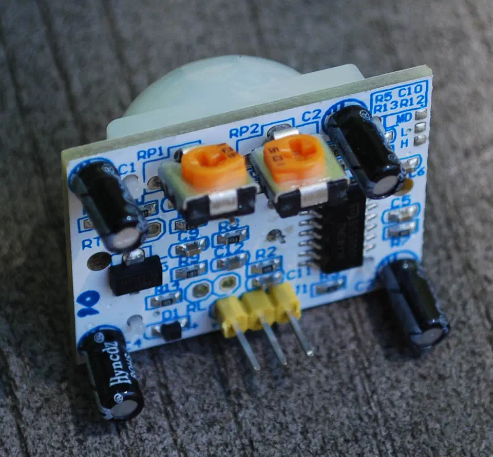PIR motion sensor module for Arduino and ESP32 projects